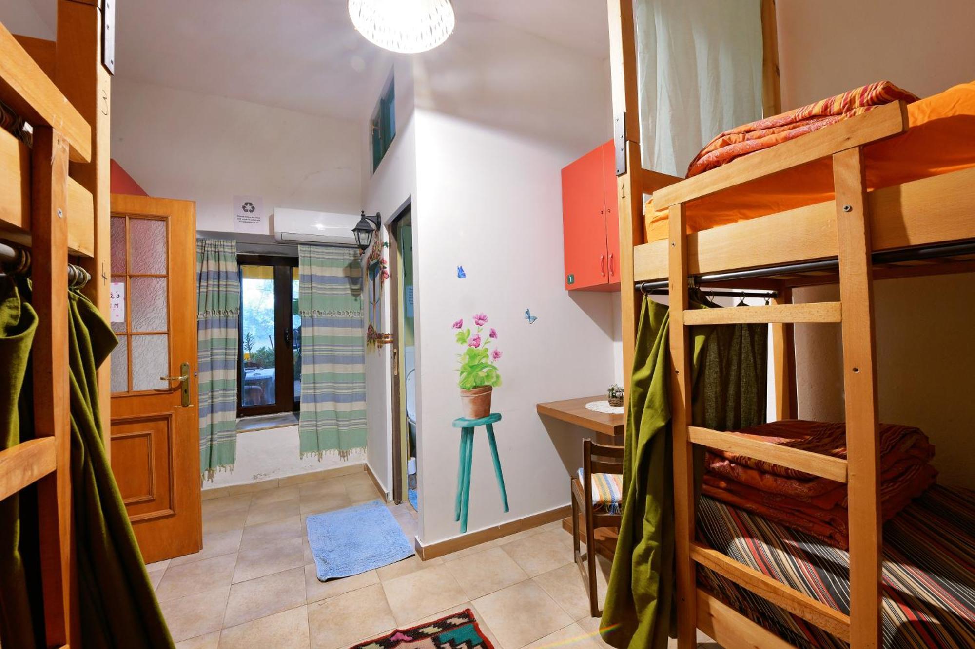 Mi Casa Es Tu Casa - Shkodra Backpackers Hostel エクステリア 写真