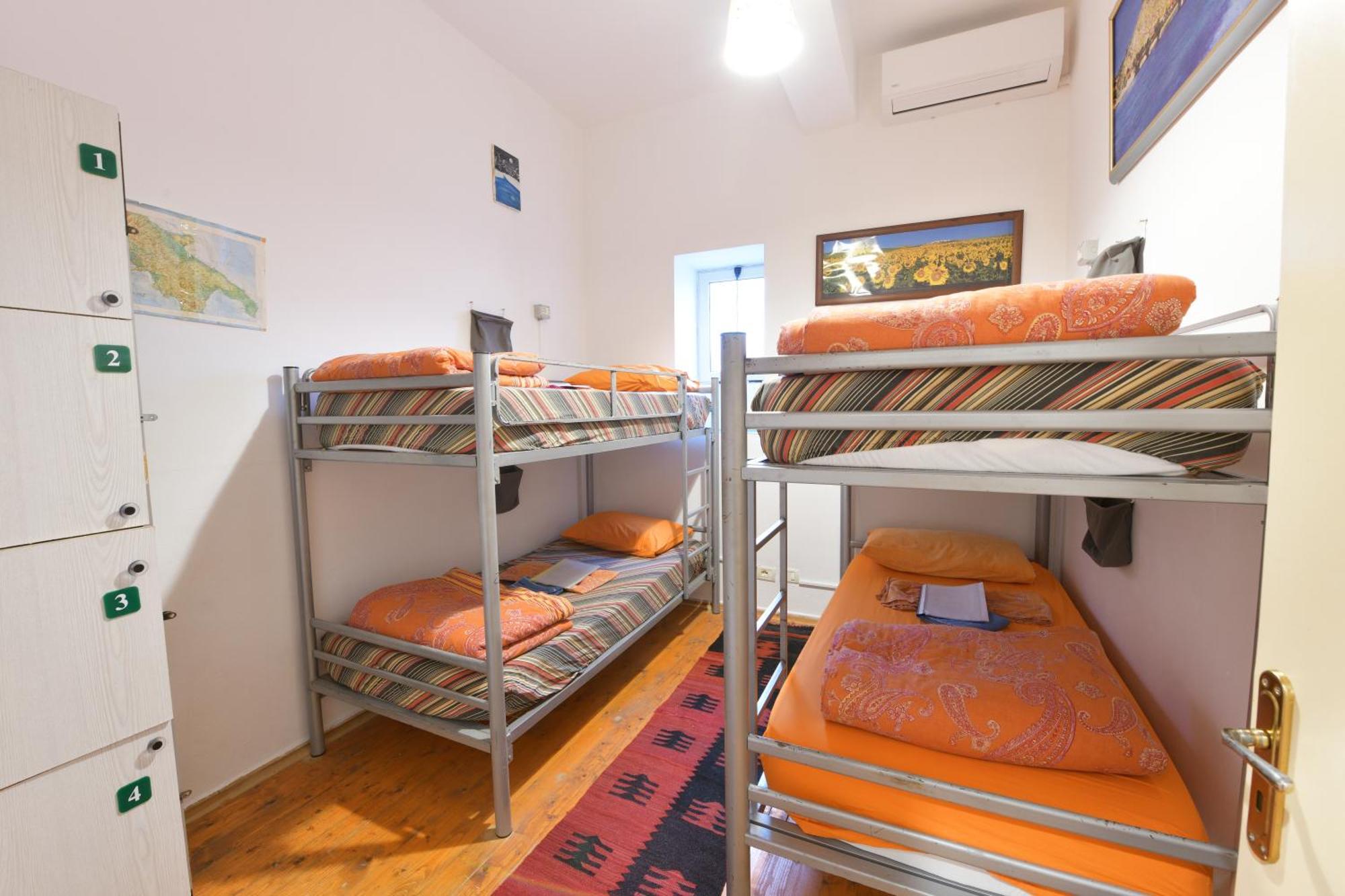 Mi Casa Es Tu Casa - Shkodra Backpackers Hostel エクステリア 写真